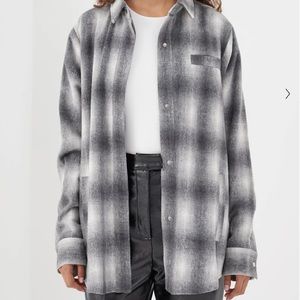 4th and Reckless Susan Check Shacket Grey. Size XS